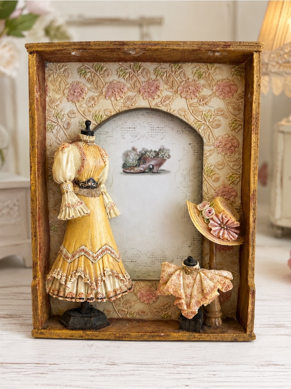 Vintage Victorian Fashion Shadow Box Dress Form Hat Miniature Wall Decor
